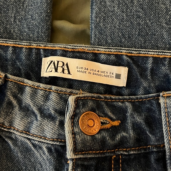 🟥SOLD🟥 Dark Wash Straight Leg Jeans - Picture 4 of 5